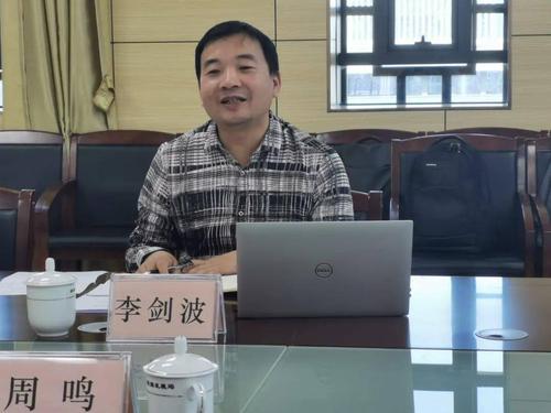 周鸣与四川鱼鳞图信息技术股份董事长李剑波一行座谈交流 共商吉林信息技术合作新篇章